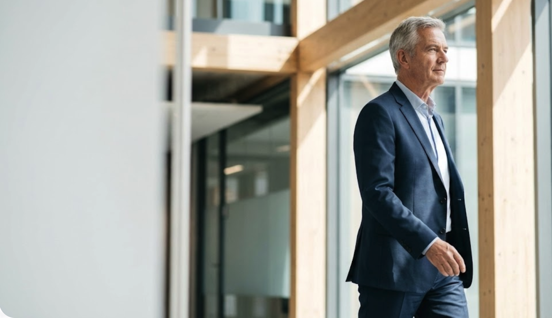 Senior executive leading independent board composition